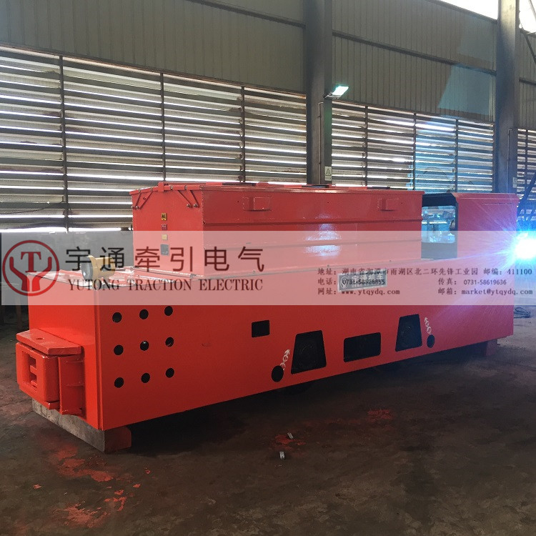 XK12吨蓄电池隧道牵引电瓶车