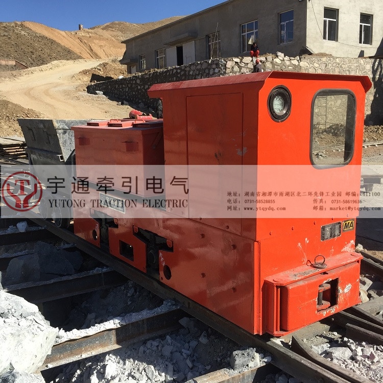 CTY5吨变频隧道牵引机车